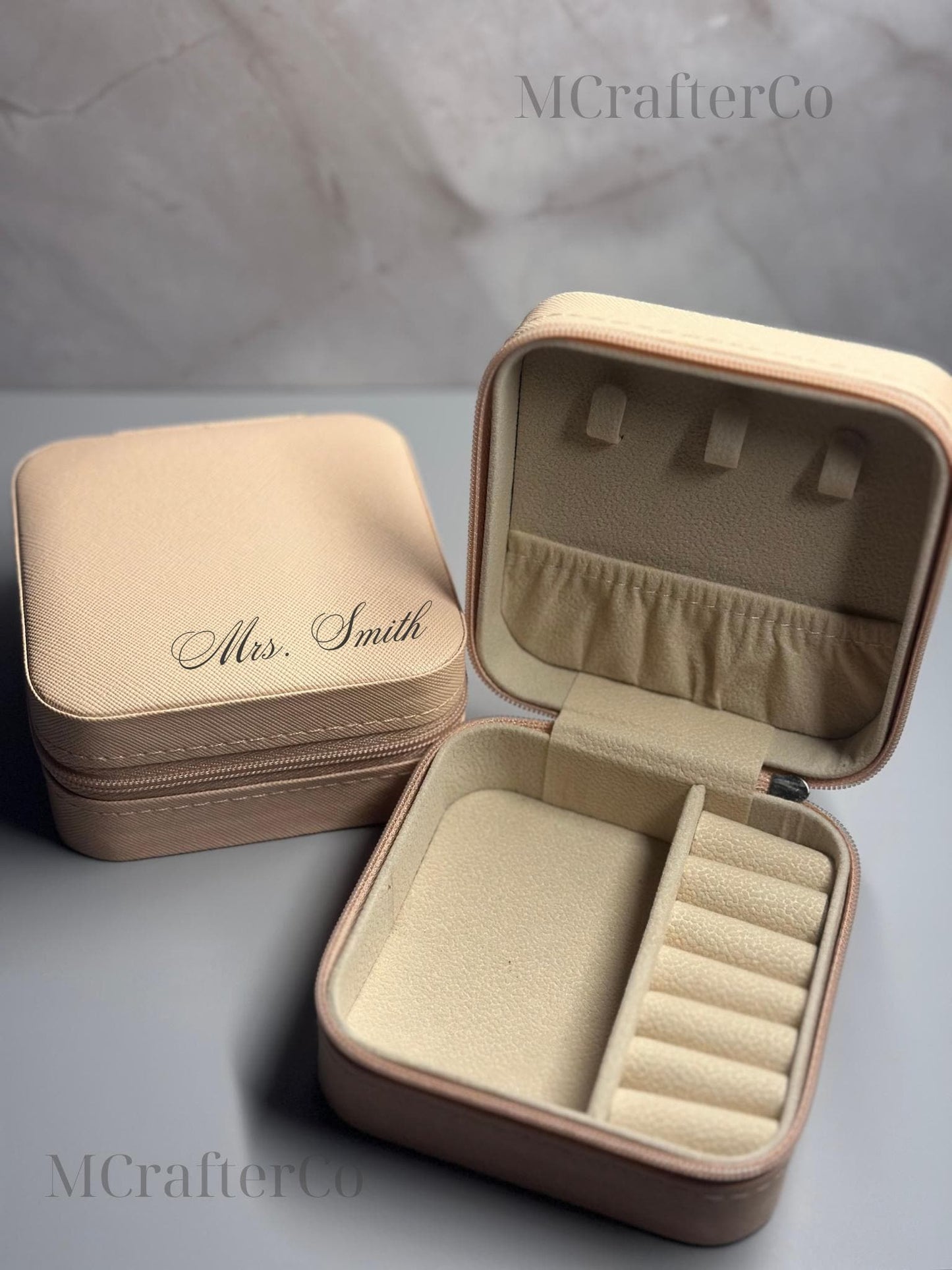 Personalized Jewelry Travel Case – Custom Name Bridesmaid Gift – Pink Jewelry Box for Bride, Friends, Wedding Party
