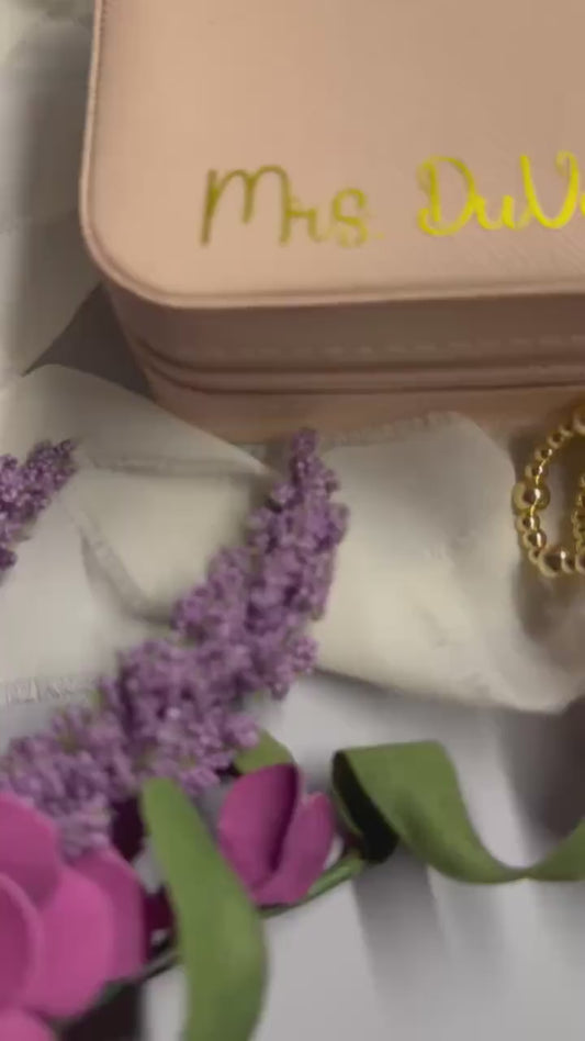 Personalized Jewelry Travel Case – Custom Name Bridesmaid Gift – Pink Jewelry Box for Bride, Friends, Wedding Party